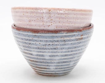 Japanese Pottery Rice bowl Pink Gray Striped design by Ando Hidetake Shino ware Meshiwan, Nippon2You