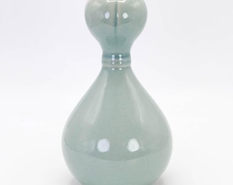 手作りの韓国陶器透かし彫り青磁花瓶 - 菊、高麗、伝統、室内