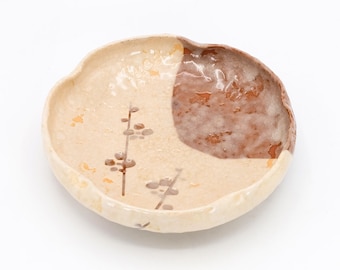 Japanese Pottery Plate Shino style Plum blossom Design by Kawashima Kozo Kyo ware, Nippon2You
