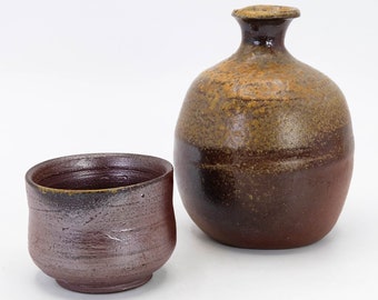 Antique Japanese sake bottle Daikokuten Bizen ware Tokkuri