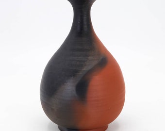 Tokkuri Sake Bottle Sado Red clay Red Black Yohen by Toshio Hosono Mumyoi ware, Nippon2You