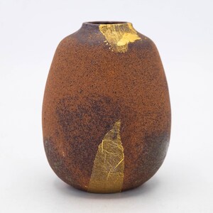 工芸品 Kutani ware vase by Takashi Kitamura Kutani ware vase by Takashi Kitamura 【公式通販】