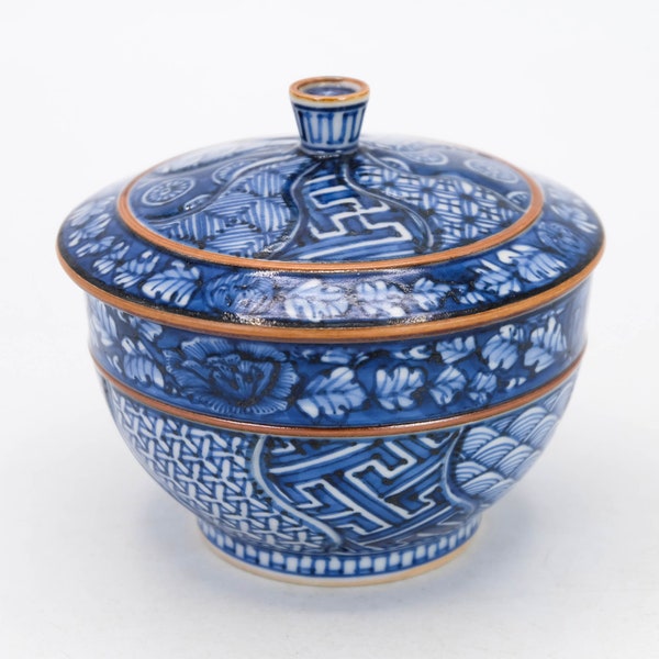 Japanese Tea cup with Lid 150ml Sometsuke Blue and White Peony Shozui pattern by Yamamoto Ichiraku Kyo ware Teacup Meoto Yunomi, Nippon2You