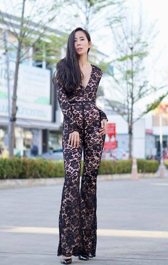 Women's Black Floral Lace Jumpsuit/v-neckline Long Sleeve /high