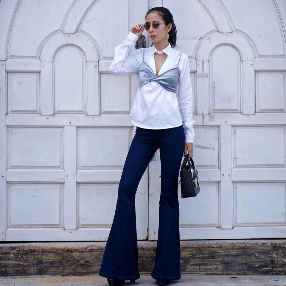bell bottom high waisted jeans