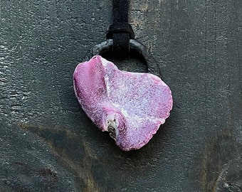 El Corazon Del Mar - Anatomical Heart-Shaped Shell Pendant - SIGIL Oceana Collection