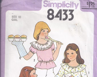 Simplicity 8433 Sewing Pattern from 1977.  Girls Jiffy Pullover Top.  Chest 28 1/2  Size 10.