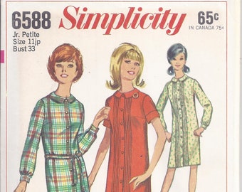 Simplicity Sewing Pattern 6588; ca. 1967.  Junior Petite One Piece Dress with Collar. Bust 33. Size 11 Junior Petite