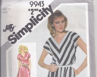Simplicity Sewing Pattern # 9943 from 1981:  Misses Pullover Dress. For Stretch Knits Only.  Bust 32 1/2.  Size 10.  UNCUT.  Jiffy