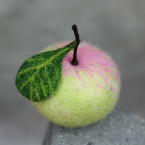Deko Apfel gefilzt, Jahreszeitentisch