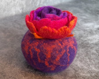 Unusual ring box for wedding rings. Gift engagement, wedding anniversary, Mother's Day. Felted, with rose. Purple orange pink.