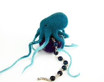 Ring box unique, octopus needle felted, unusual felt ring box case holder wedding engagement proposal gift box jewelry turquoise purple