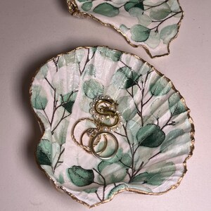 Scallop Shell Trinket Ring Dish, Coastal Decor, Unique Gift, Decoupage Jewelry Tray, Bridesmaid Gifts, Engagement Ring, Beach Wedding Gift
