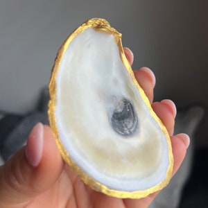 Pearl and Gold Oyster Shell Décor, Ring Dish, Bridal Gift, MOH Bridesmaid, Jewelry holder, nautical, home design decor, engagement present