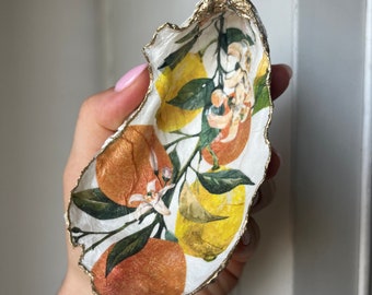 Mahjong dice holder gift, game night gift Preppy Coastal Decor, Oyster Shell Jewelry Holder Trinket Dish, Summer hostess Gift,