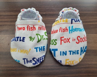 dr suess baby booties, crib shoes, baby shoes, shoes, cloth moccasins, dr suess, gender neutral, the grinch, green eggs and ham,