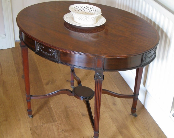 Edwardian Mahogany Oval Occasional or Centre Table