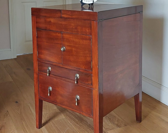 19thC Mahogany Gentleman's Lift-Over Caddy Top Nightstand