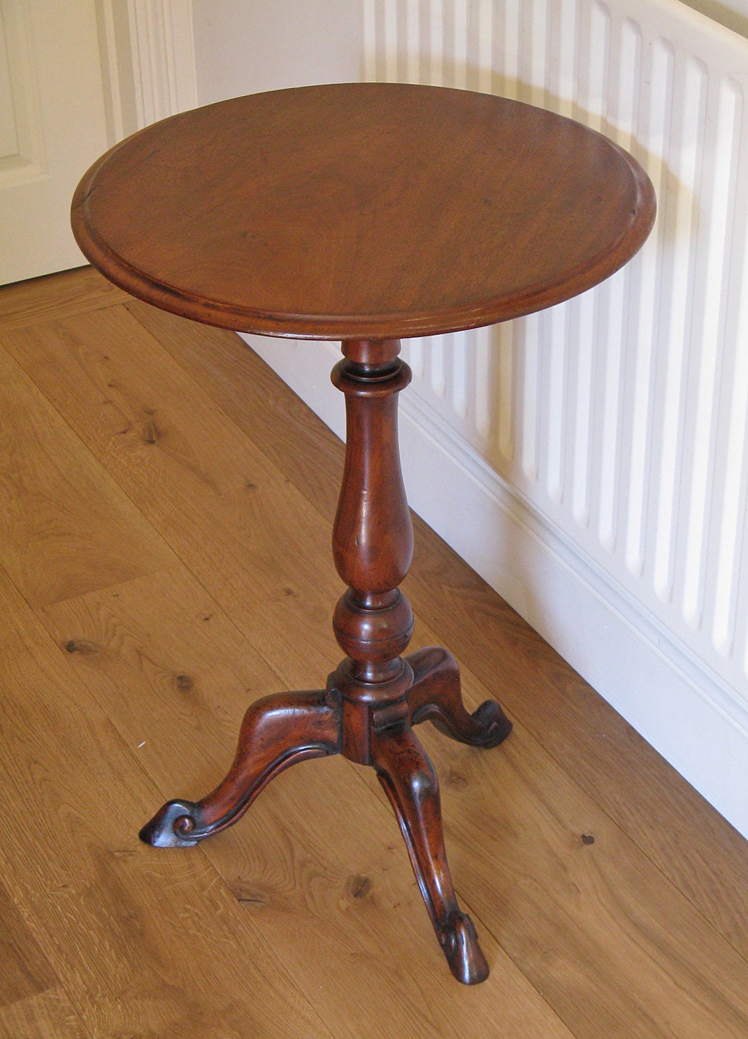Victorian Mahogany Circular Top Pedestal Table on Tripod Base