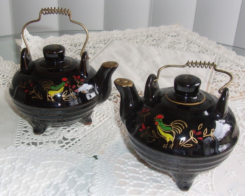 Vintage Tea Kettle Salt & Pepper Shaker Set With Roosters Etsy