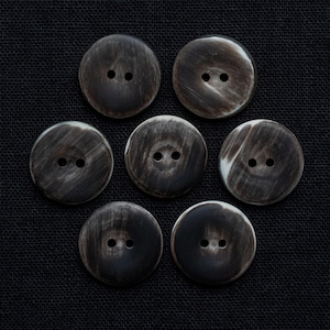 Horn buttons / size 11-50 mm. / 2 holes