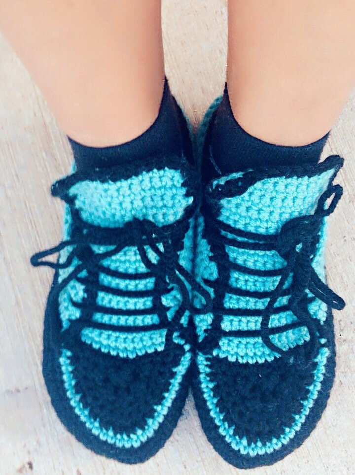 crochet house shoes pattern