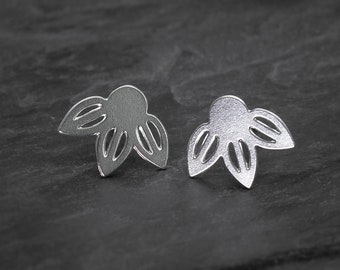 Flower earrings flower stud earrings silver flower daisy earrings