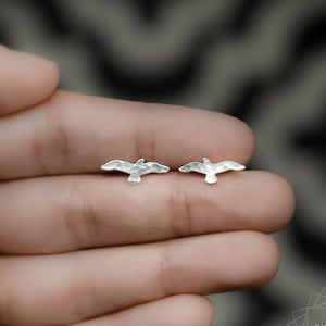 Bird earrings - delicate seagull earrings - seagull stud earrings silver seagull post earrings