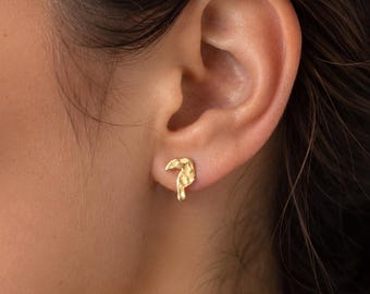 Bird earrings, gold hammered or smooth toucan studs.
