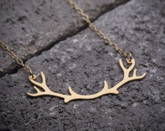 Animal necklace, deer antler necklace, antler necklace, deer necklace, antler jewelry, nature necklace, horn necklace, gift for here