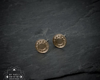 Circle stud earrings geometric earrings gold minimalist circle post earrings