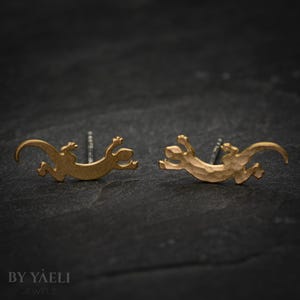 Lizard stud earrings gecko earrings dainty gold lizard stud