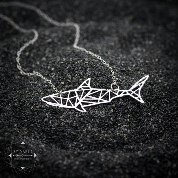 Hajhalsband hajsmycken geometrisk origami silverhajhänge