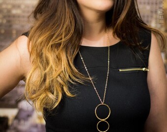 Collana lunga in oro, collana geometrica con cerchi, collana in oro con cerchi, collana minimalista, regalo per lei