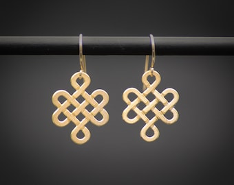 Celtic earrings, infinity knot dangle earrings.