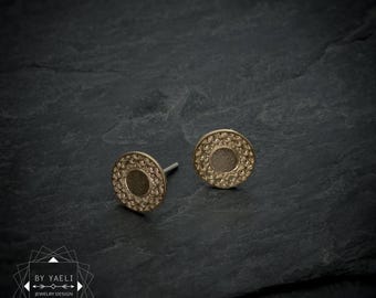 Circle earrings circle stud earrings geometric earrings gold disc stud earrings