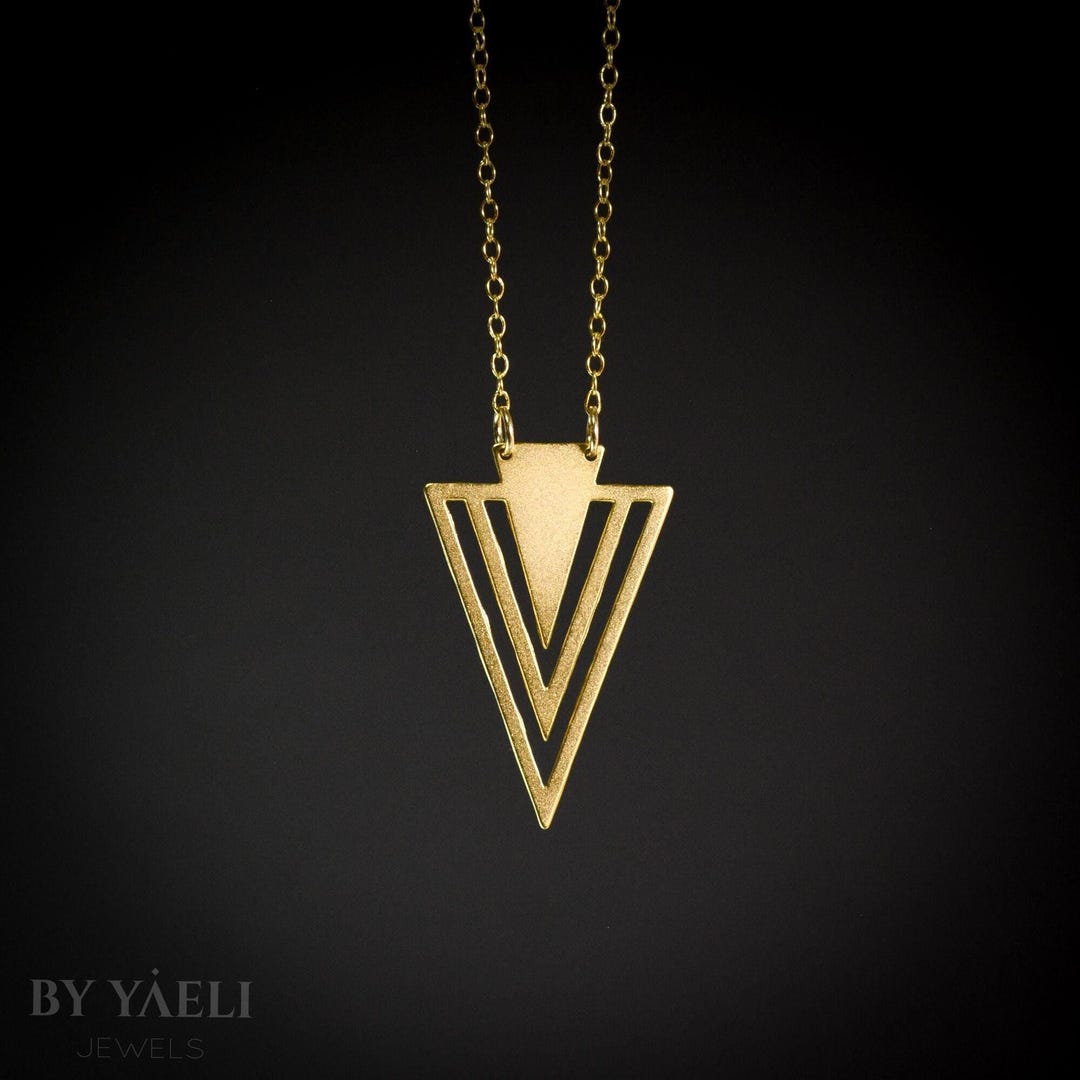 トライアングルネックレス、シェブロンネックレス、ゴールド