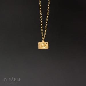 Kamerahalsband litet guldfärgat kameraberlockhalsband elegant vintage kamerahänge