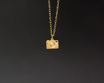 Camera necklace tiny gold camera charm necklace dainty vintage camera pendant