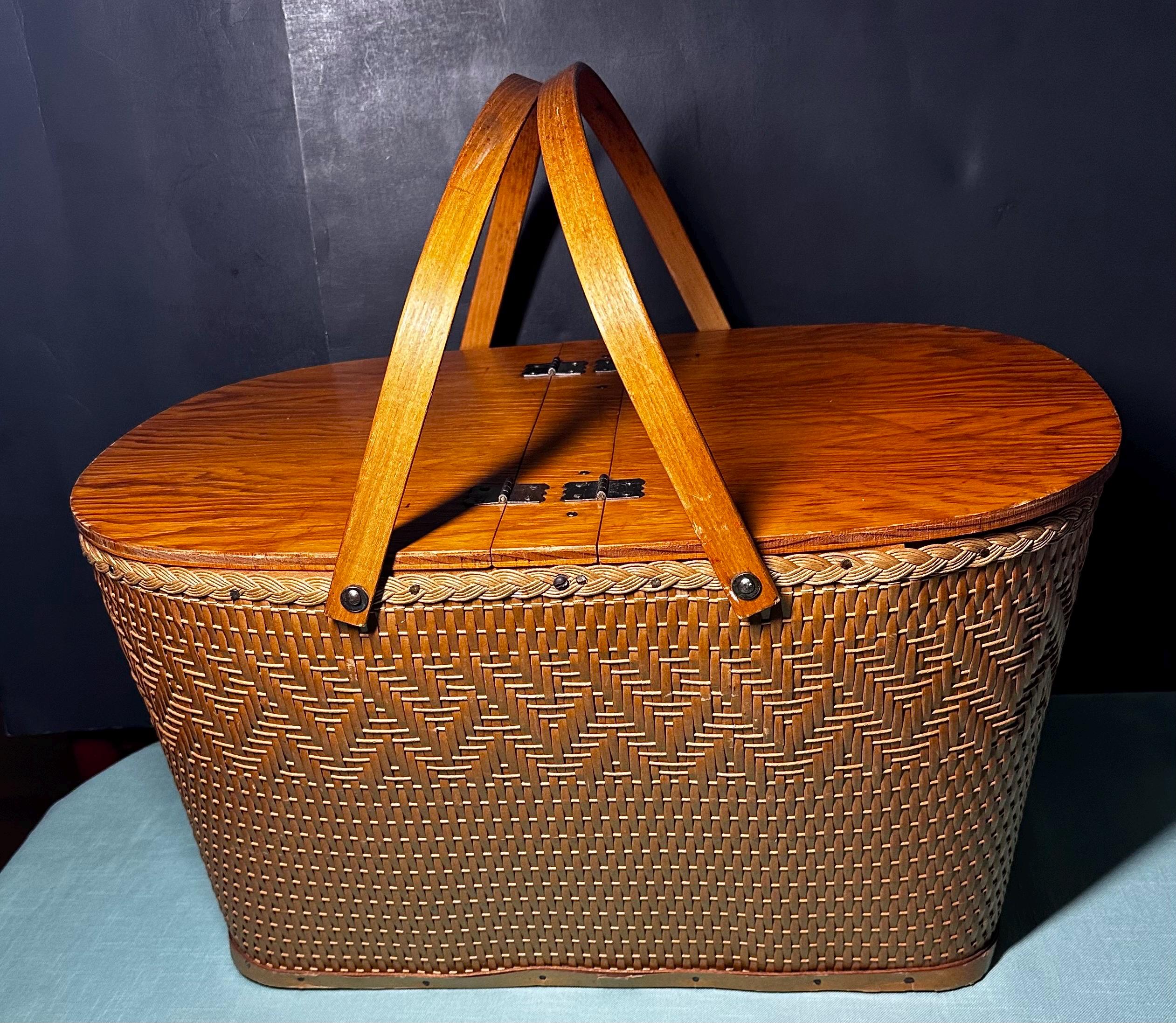 RED-MAN Picnic BASKET 1940s Large 22.5x14”x12.25” With Melamine