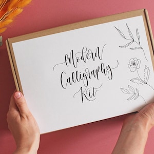 Beginners Dip Pen Modern Calligraphy Starter Kit + Course - Letterbox Gift