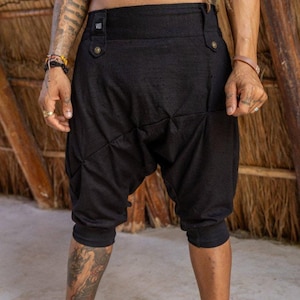 VALO Design Capris DUNE – Lightweight and comfortable harem-style drop-crotch shorts, offering a natural, airy feel that fits like a second skin—perfect for summer