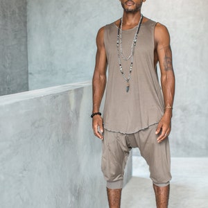 VALO Design Capris DUNE – Lightweight and comfortable harem-style drop-crotch shorts, offering a natural, airy feel that fits like a second skin—perfect for summer