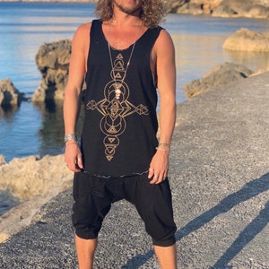 VALO Design Capris DUNE – Lightweight and comfortable harem-style drop-crotch shorts, offering a natural, airy feel that fits like a second skin—perfect for summer