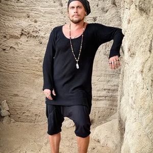 VALO Design Capris DUNE – Lightweight and comfortable harem-style drop-crotch shorts, offering a natural, airy feel that fits like a second skin—perfect for summer