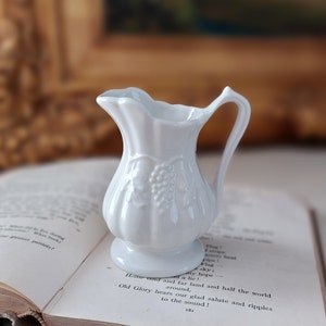Red cliff ironstone pitcher - Etsy 日本