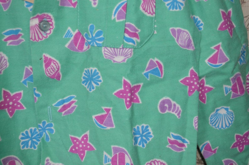 A shirt for your child 100/% soft cotton flannel from the USSR. Children/'s Christmas pajamas Sea shell sealed on a green background