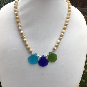 Mother of Pearl Seashell Necklace,Sea Glass Shell Pendant,Beach Necklace,Boho necklace,Bohemian Jewelry, Tribal Style,Beaded Necklace