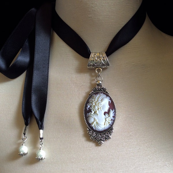 Vintage cameo necklace, vintage necklace, cameo jewelry, cameo choker, silver cameo, Victorian jewelry, ribbon necklace, pearl necklace