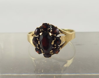 Vintage Art Deco Period Bohemian Garnet and 8K Gold Oval Cluster Ring, 333 Gold, Ring Size USA 7.6, UK P, Germany 56,  Berlin, Germany 1930s